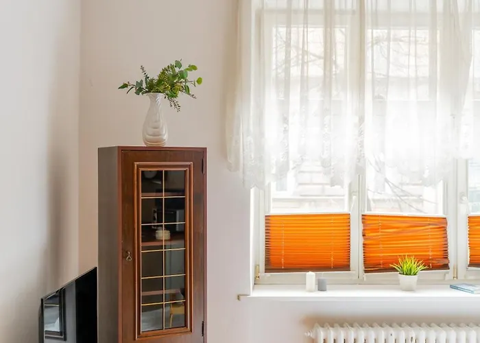 Apartment Batorego - Old Town Nearby - By Rentujemy