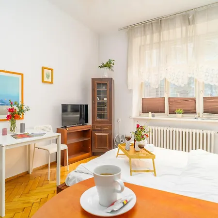 Batorego - Old Town Nearby - By Rentujemy Apartmán *